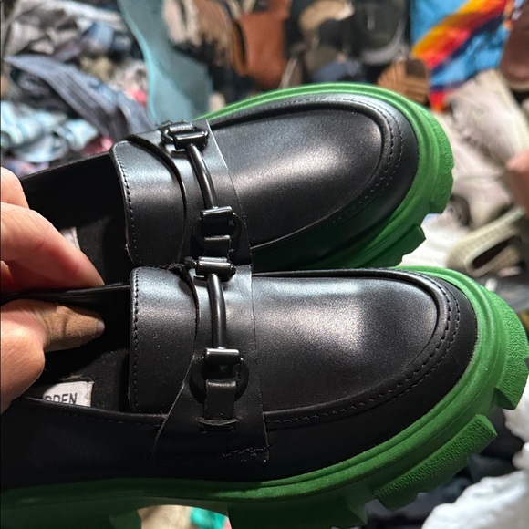 NWOT Steve Madden women’s Black Loafers with Green Lug Sole size 6 - Picture 5 of 7
